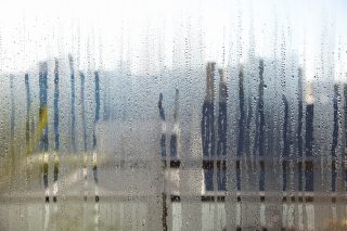 「結露」は欠陥住宅？【結露対策に有効な3つの方法】